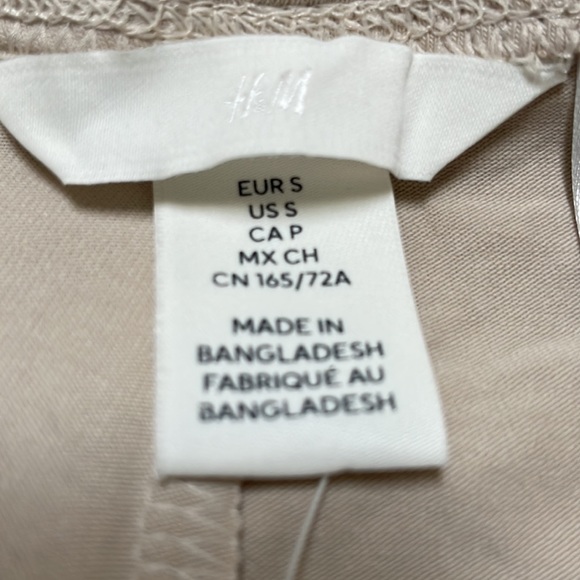 ❌SOLD❌H&M nude high rise bodycon bike shorts size small - Picture 5 of 6